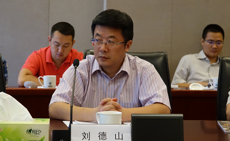 省企业文化研究会副理事长,四川宏达集团党委副书记,副总裁刘德山